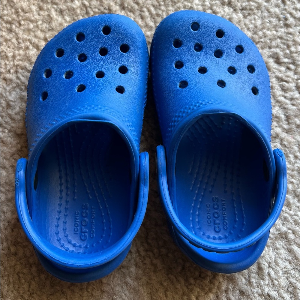 Baby/Toddler Royal Blue Crocs Size 6